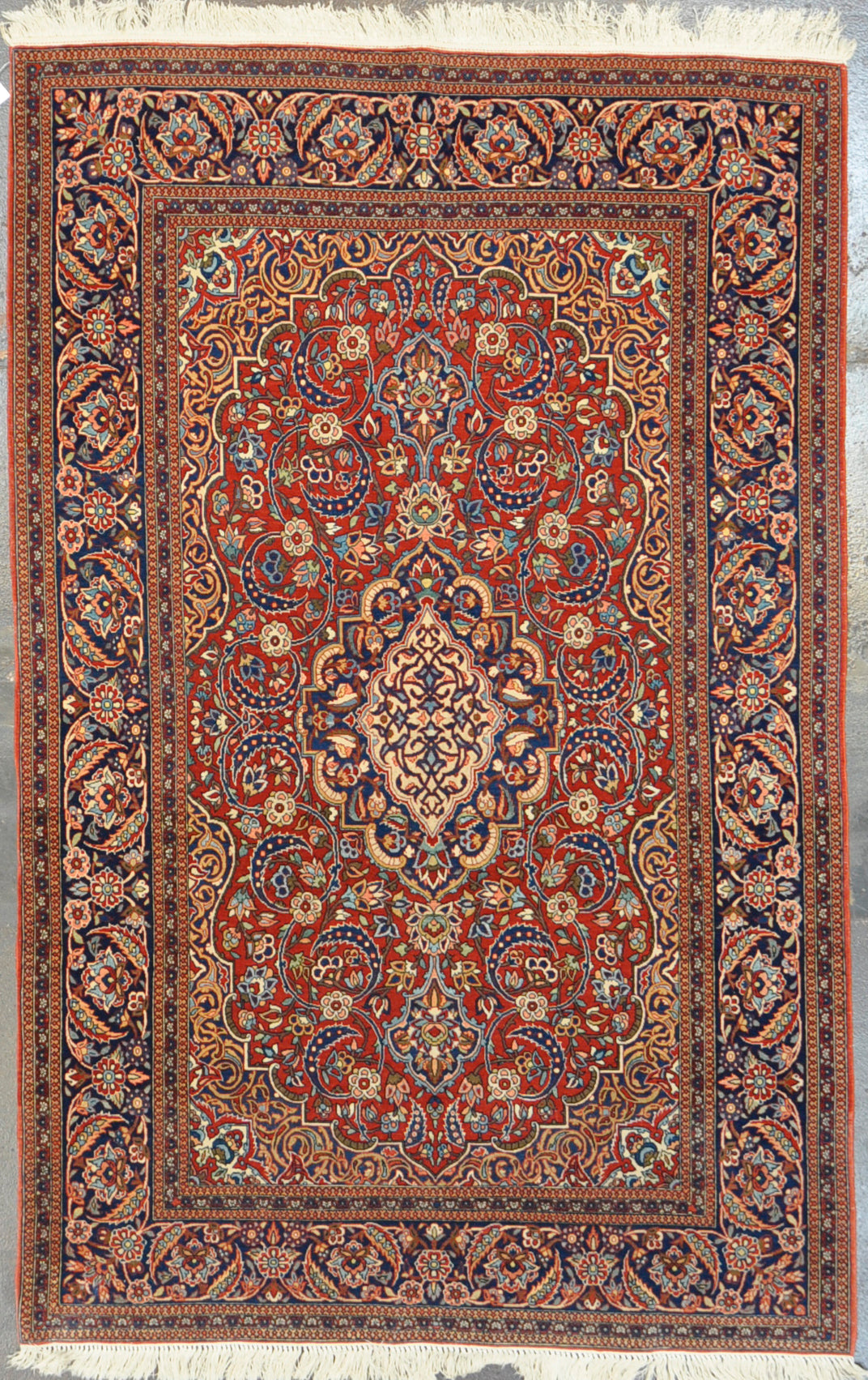 32632 Antique Isfahan 4.7x7.2
